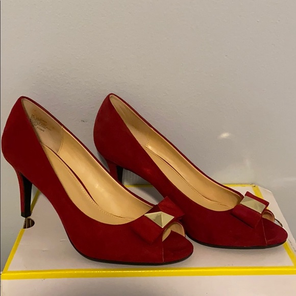 Liz Claiborne Red Suede Heels (8) - Picture 2 of 4